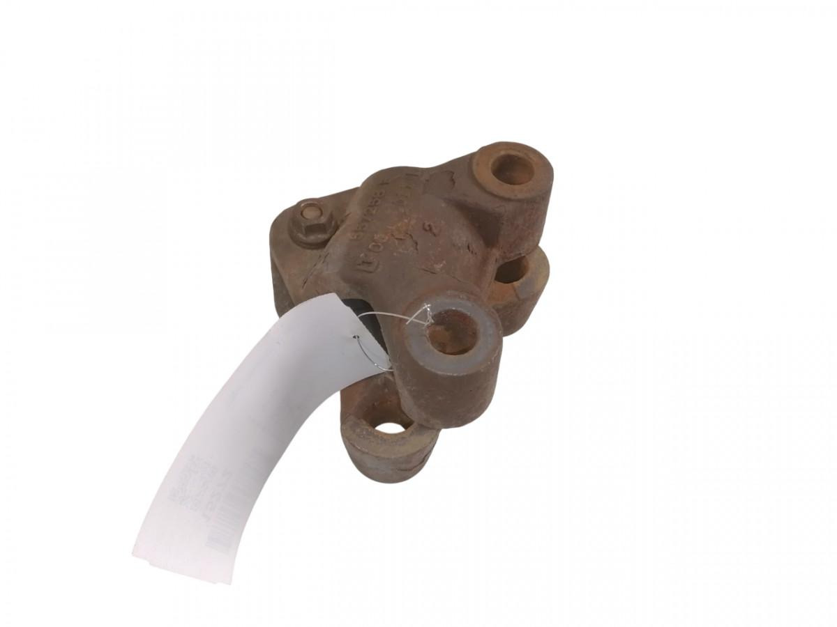 Volvo Anti-roll bar bracket 557258 - Barre stabilisatrice pour Camion: photos 1 Volvo Anti-roll bar bracket 557258 - Barre stabilisatrice pour Camion: photos 1