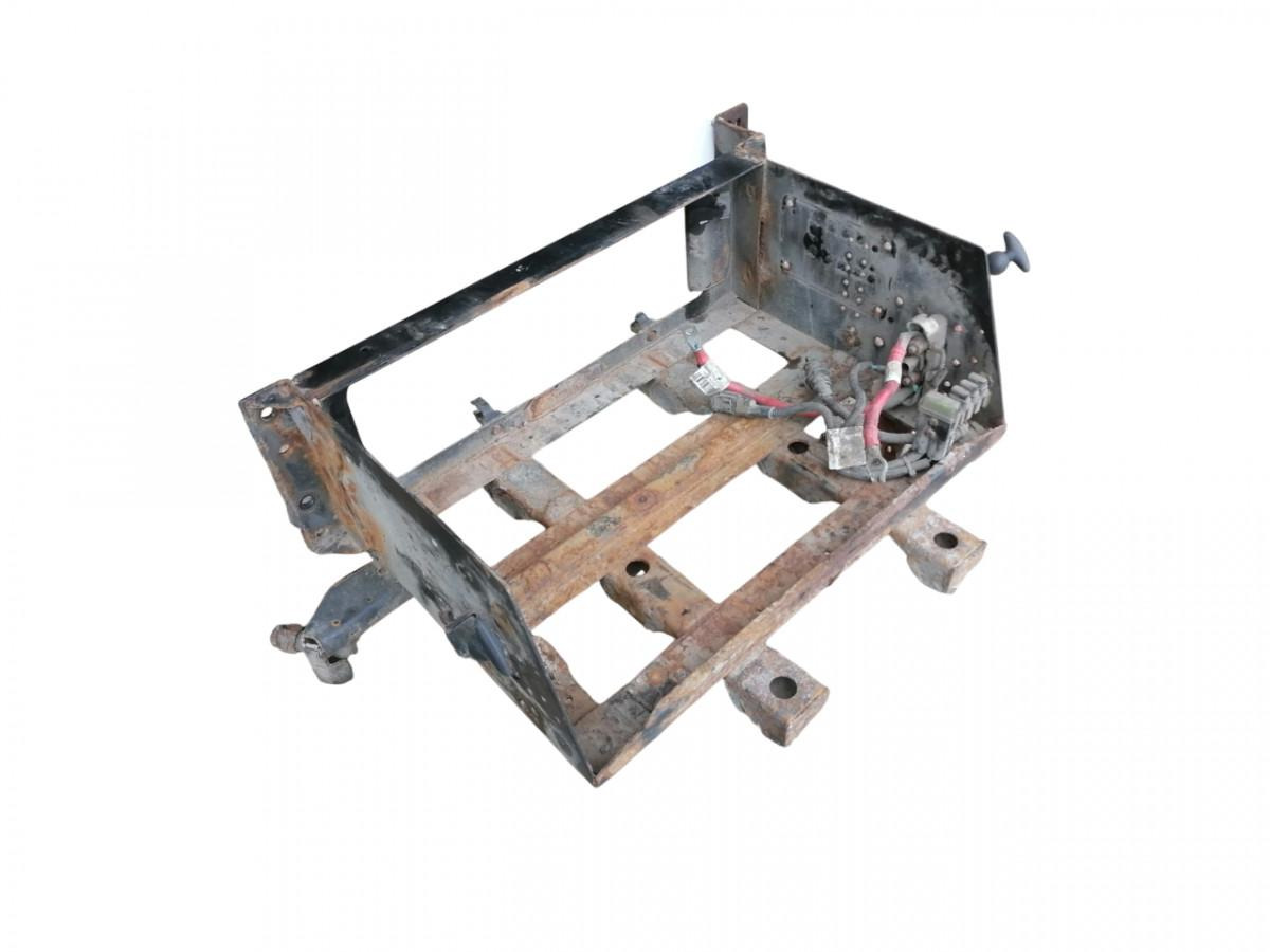 Volvo Battery box 21042654 - Accumulateur pour Camion: photos 1 Volvo Battery box 21042654 - Accumulateur pour Camion: photos 1