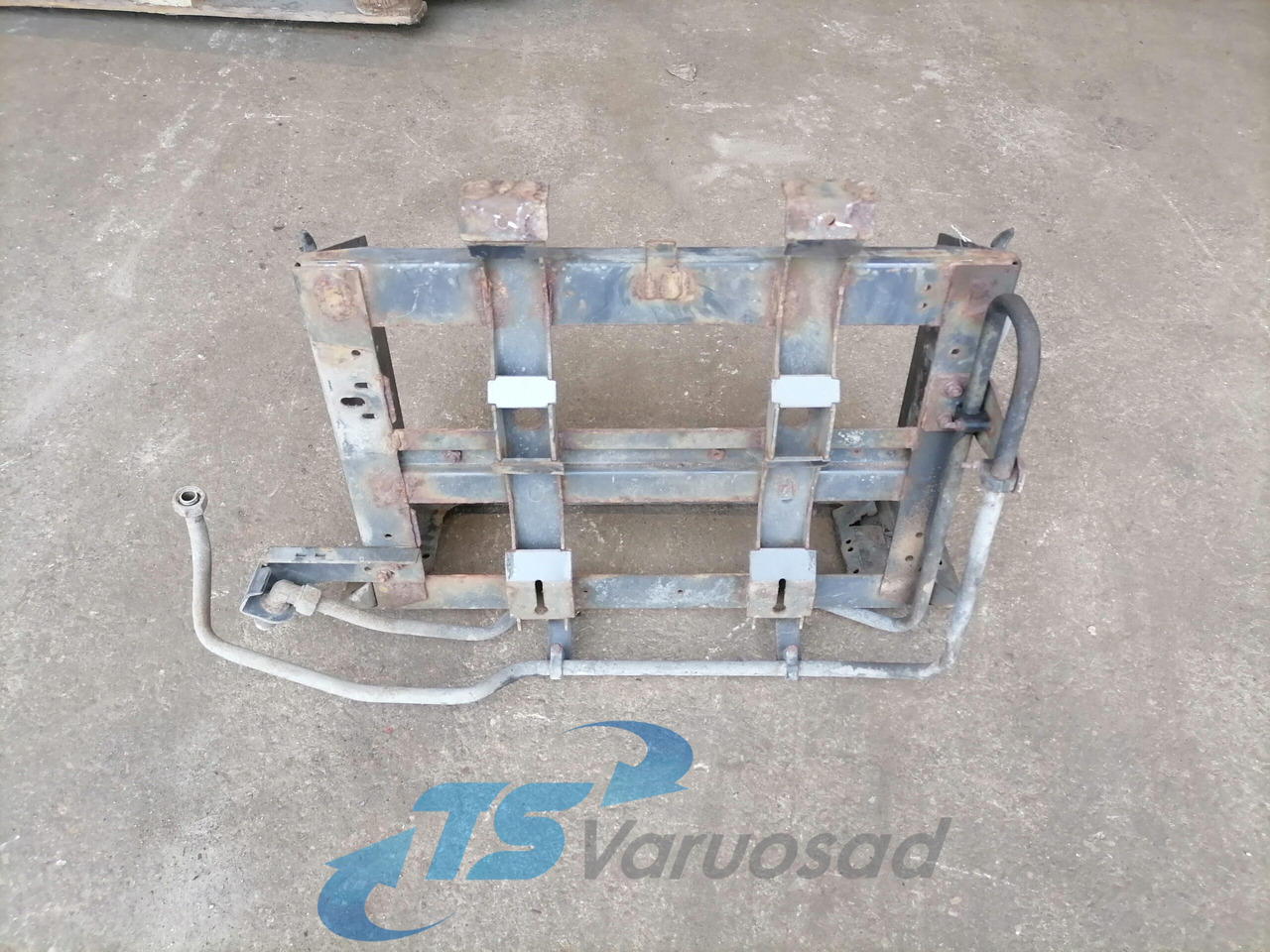 Volvo Battery box 82242391 - Accumulateur pour Camion: photos 3 Volvo Battery box 82242391 - Accumulateur pour Camion: photos 3