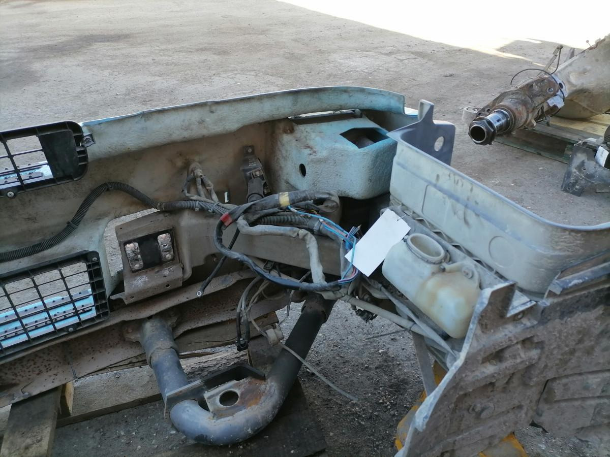 Volvo Bumper 20855700 - Pare-chocs pour Camion: photos 4 Volvo Bumper 20855700 - Pare-chocs pour Camion: photos 4