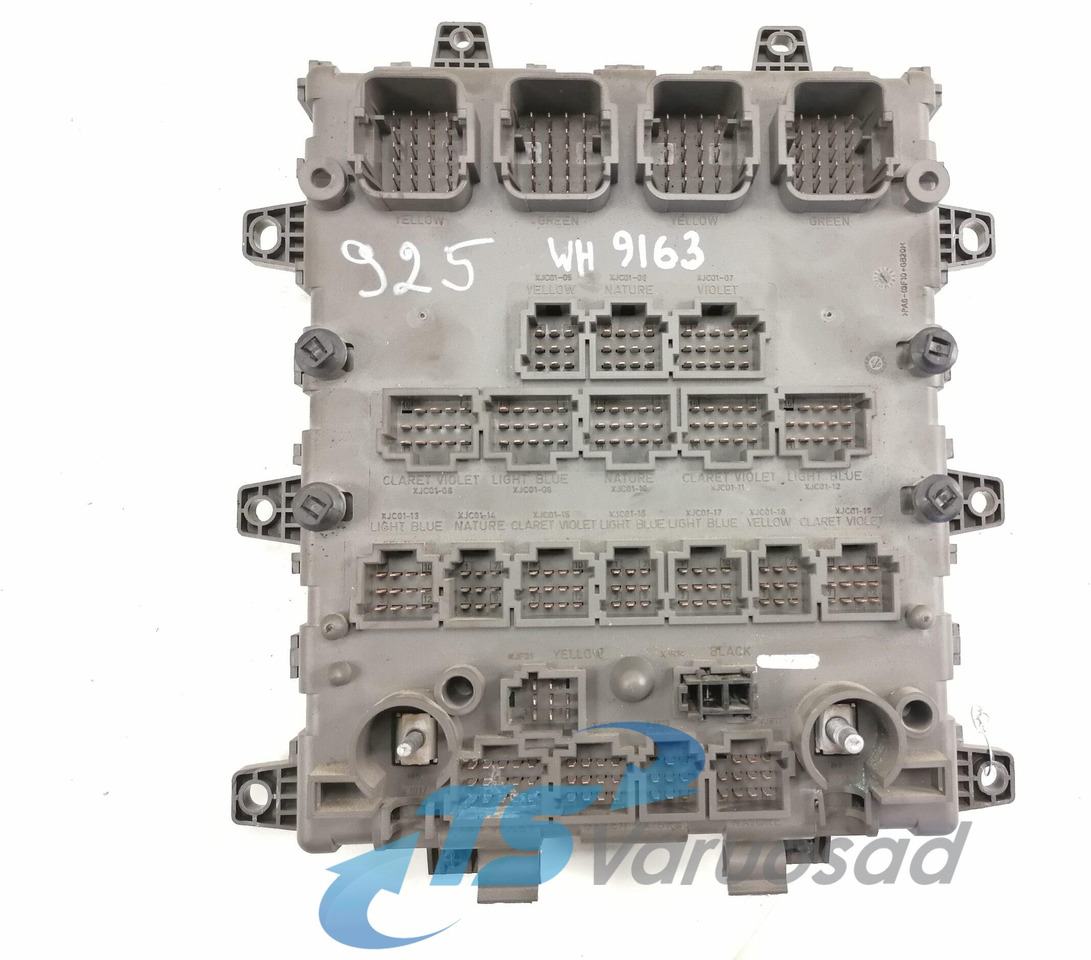 Volvo Central electric unit 7421079590 - Fusible pour Camion: photos 3 Volvo Central electric unit 7421079590 - Fusible pour Camion: photos 3