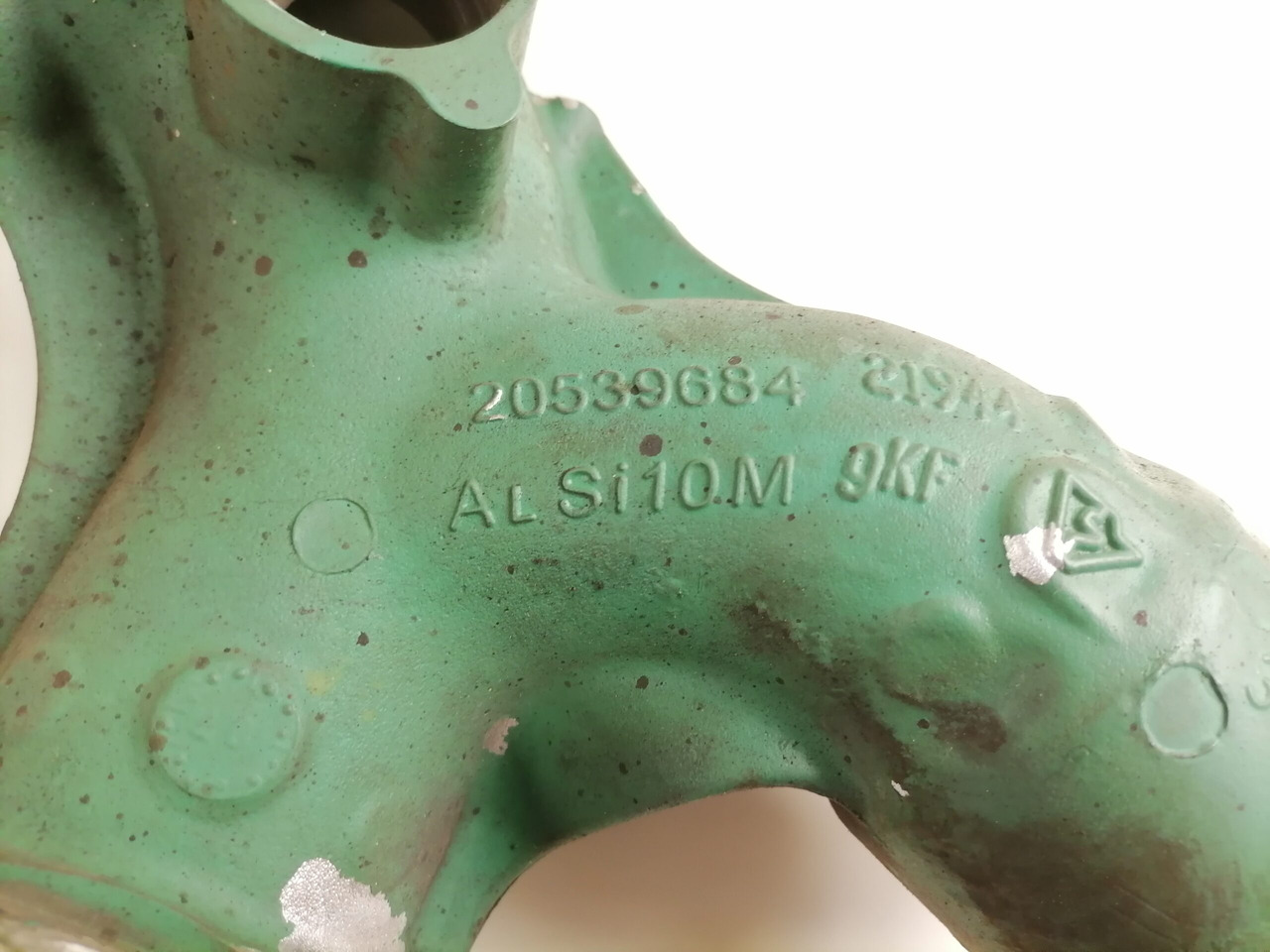 Volvo Coolant pipe 20539684 - Système de refroidissement pour Camion: photos 5 Volvo Coolant pipe 20539684 - Système de refroidissement pour Camion: photos 5