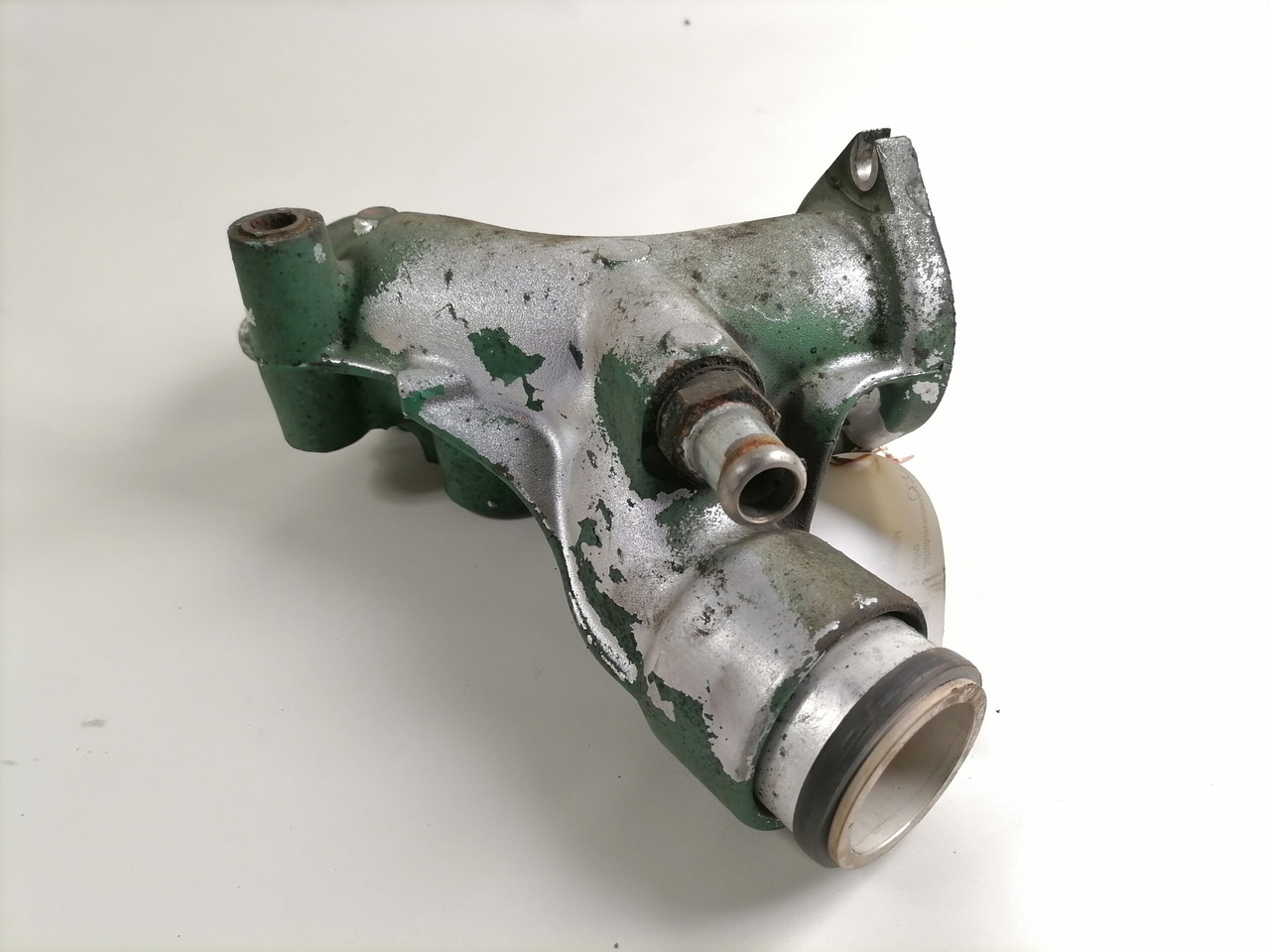 Volvo Coolant pipe 20539684 - Système de refroidissement pour Camion: photos 4 Volvo Coolant pipe 20539684 - Système de refroidissement pour Camion: photos 4