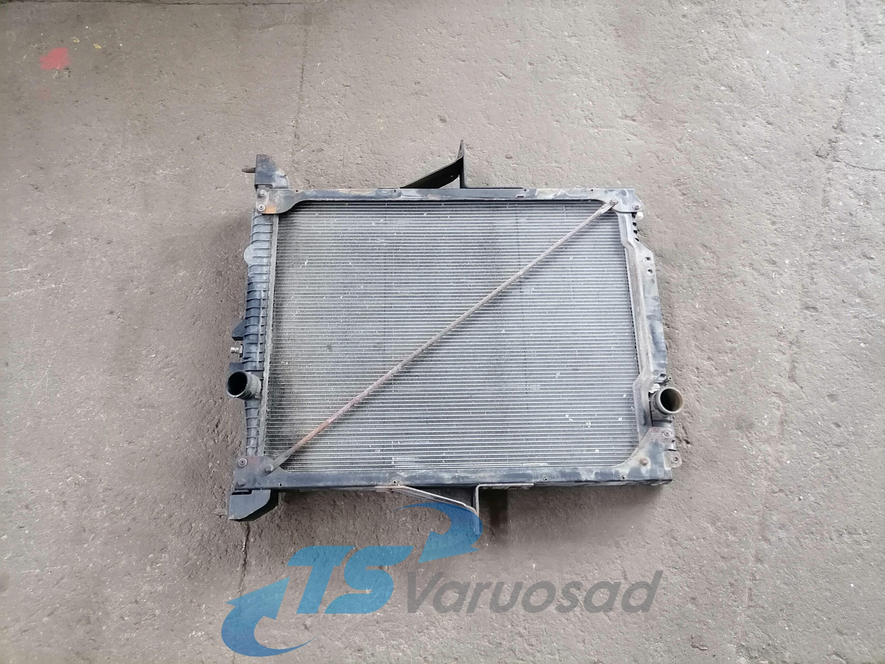 Volvo Cooling radiator 20936055 - Radiateur pour Camion: photos 1 Volvo Cooling radiator 20936055 - Radiateur pour Camion: photos 1