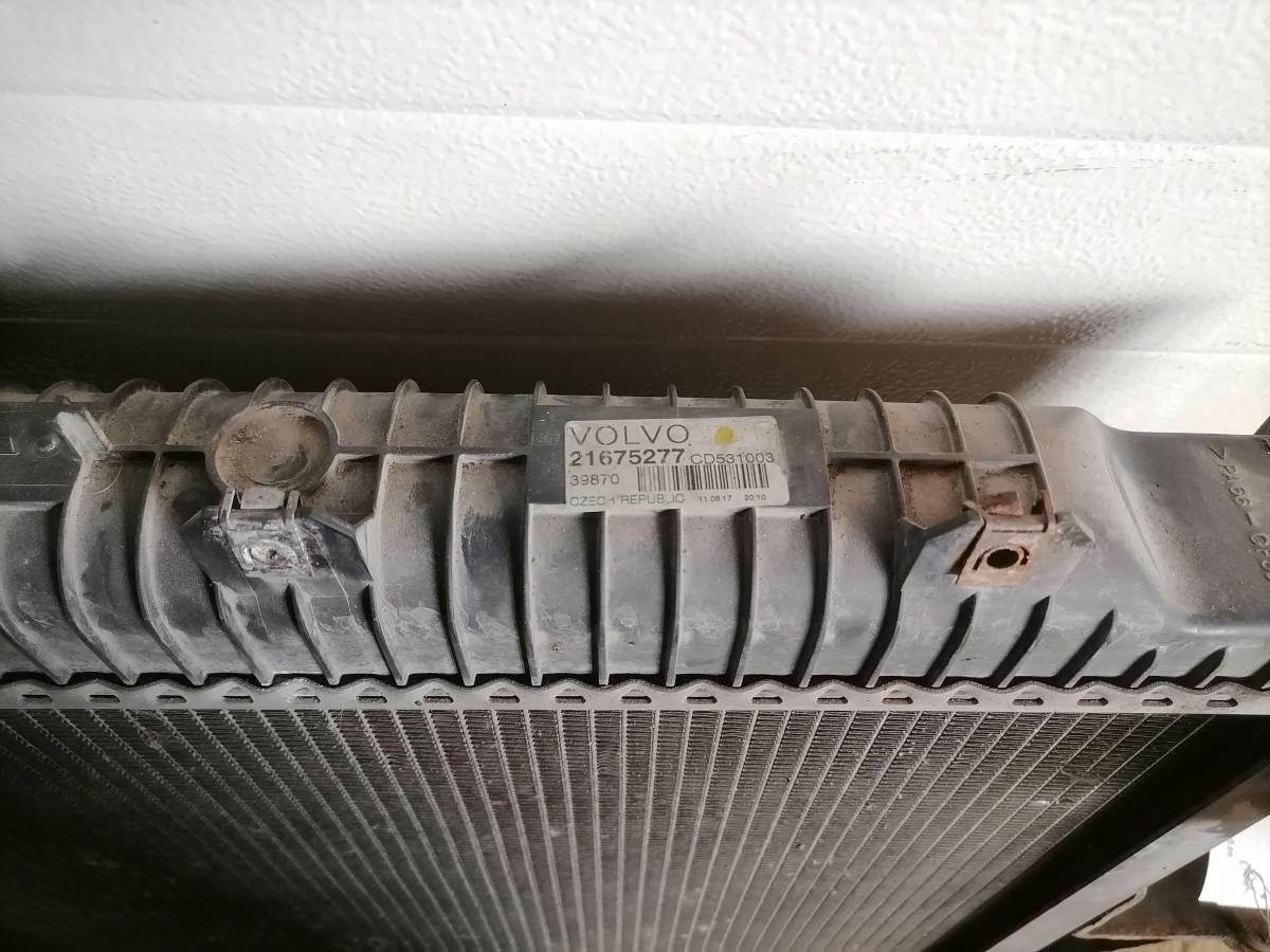 Volvo Cooling radiator 21675277 - Radiateur pour Camion: photos 4 Volvo Cooling radiator 21675277 - Radiateur pour Camion: photos 4