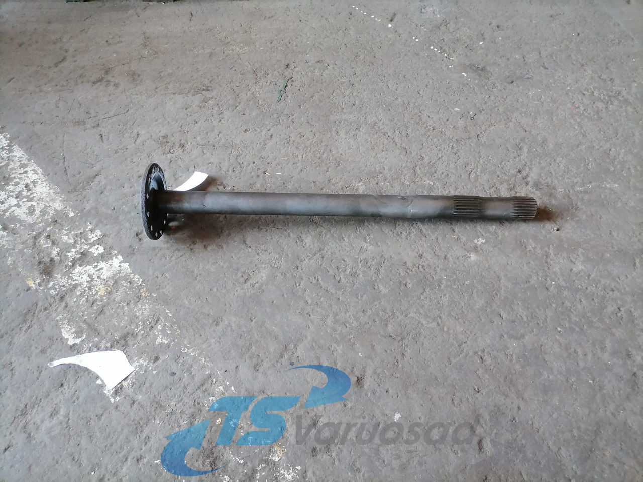Volvo Drive shaft 1524628 - Demi arbre pour Camion: photos 1 Volvo Drive shaft 1524628 - Demi arbre pour Camion: photos 1