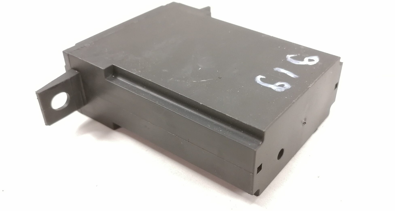 Volvo Ecu, door lock 21465355 - Bloc de gestion pour Camion: photos 4 Volvo Ecu, door lock 21465355 - Bloc de gestion pour Camion: photos 4