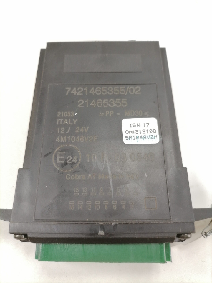 Volvo Ecu, door lock 21465355 - Bloc de gestion pour Camion: photos 3 Volvo Ecu, door lock 21465355 - Bloc de gestion pour Camion: photos 3