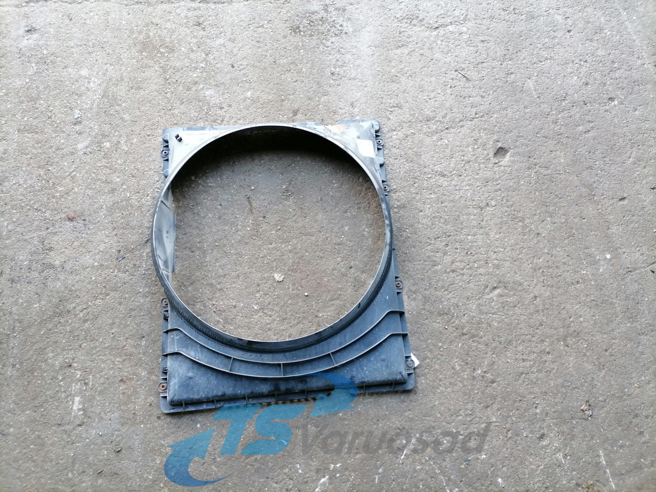 Volvo Fan shroud 3183757 - Radiateur pour Camion: photos 1 Volvo Fan shroud 3183757 - Radiateur pour Camion: photos 1
