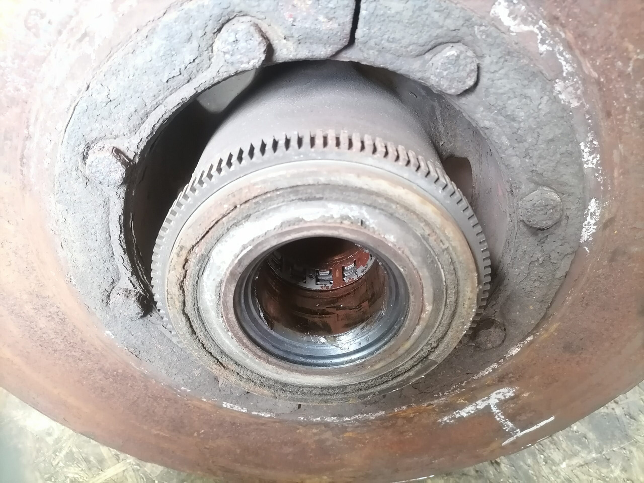 Volvo First wheel hub 21022433 - Moyeu pour Camion: photos 3 Volvo First wheel hub 21022433 - Moyeu pour Camion: photos 3
