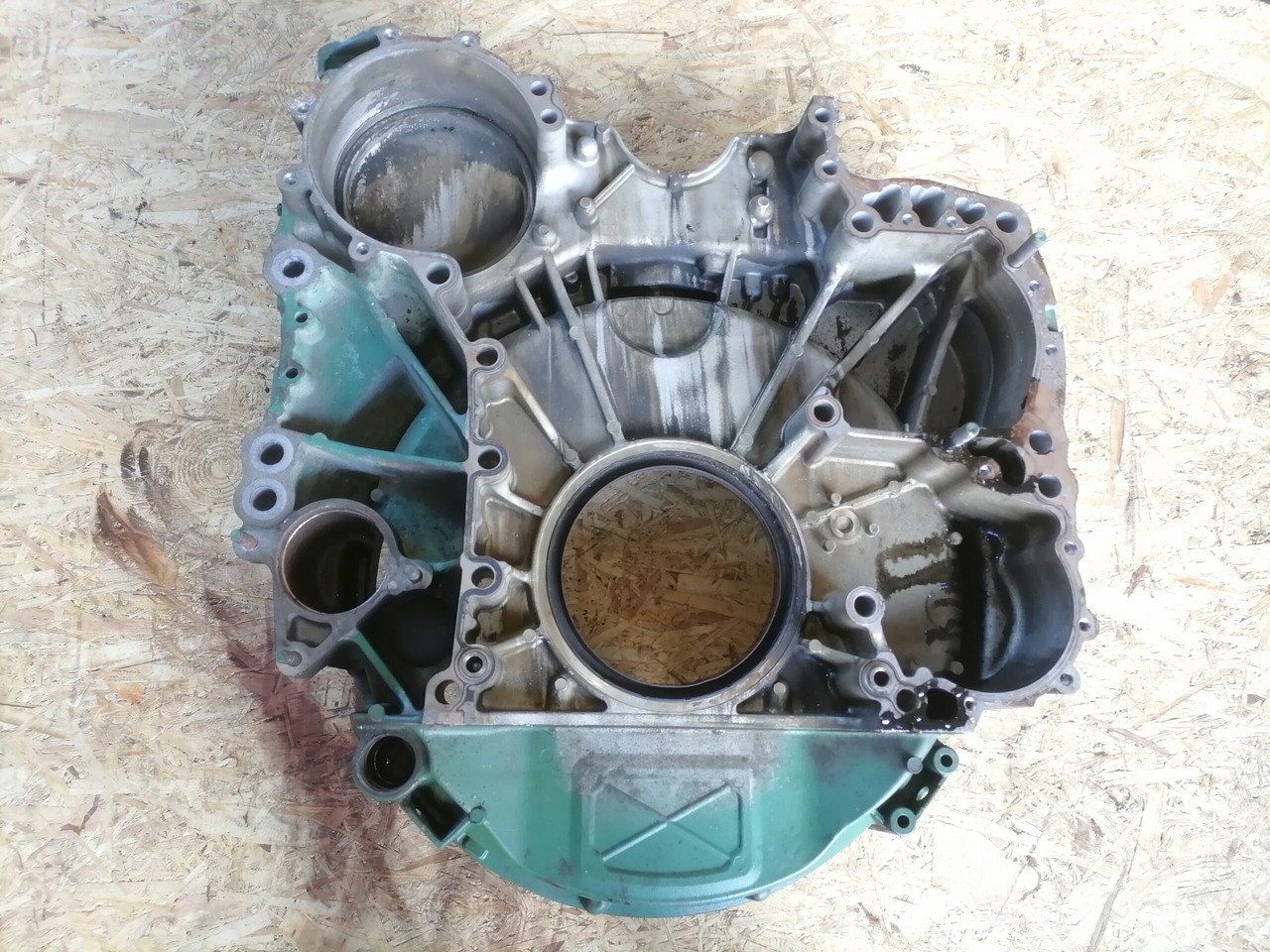 Volvo Flywheel housing 21769015 - Volant moteur pour Camion: photos 3 Volvo Flywheel housing 21769015 - Volant moteur pour Camion: photos 3