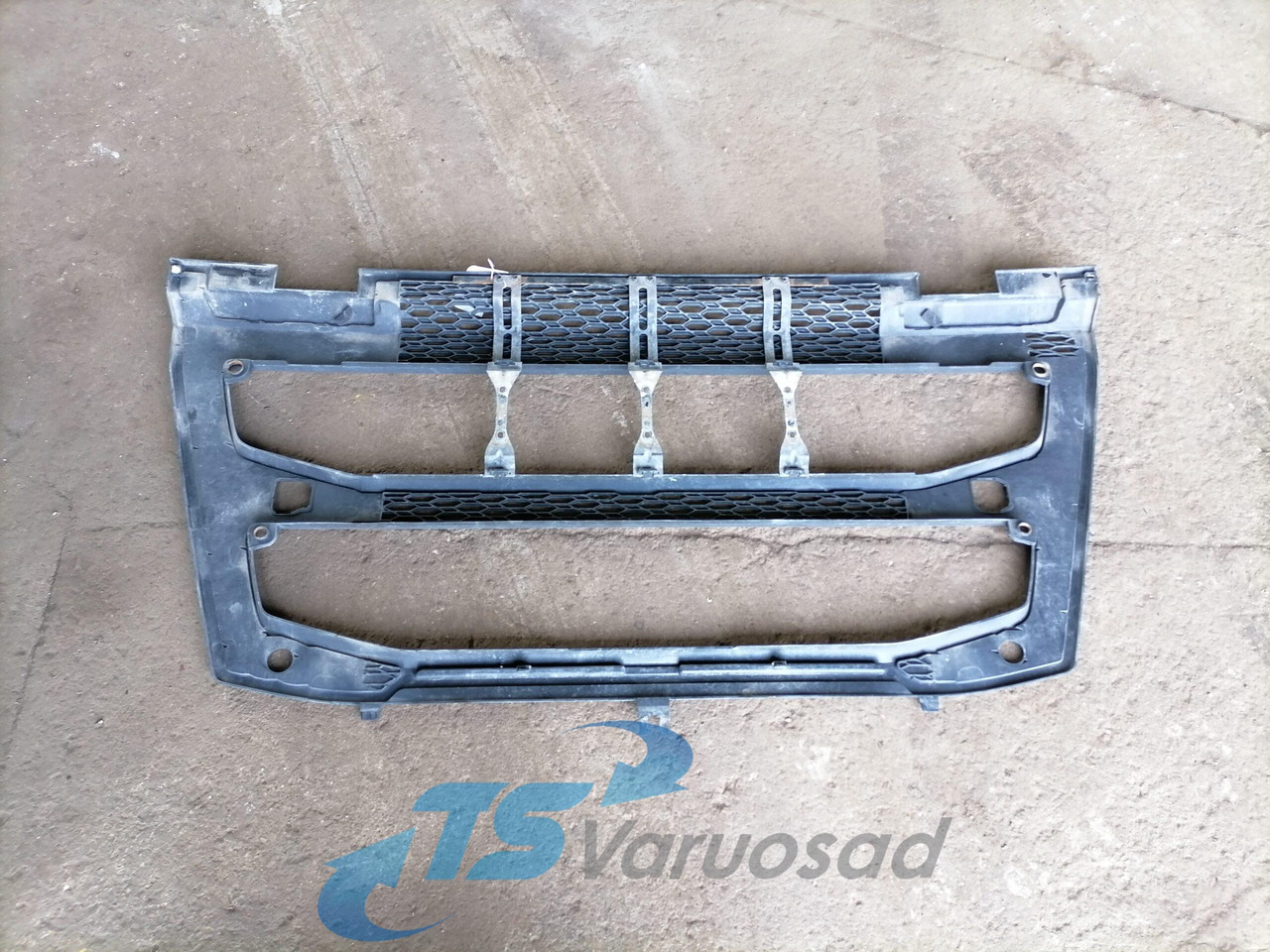 Volvo Grille panel 82491903 - Calandre pour Camion: photos 2 Volvo Grille panel 82491903 - Calandre pour Camion: photos 2
