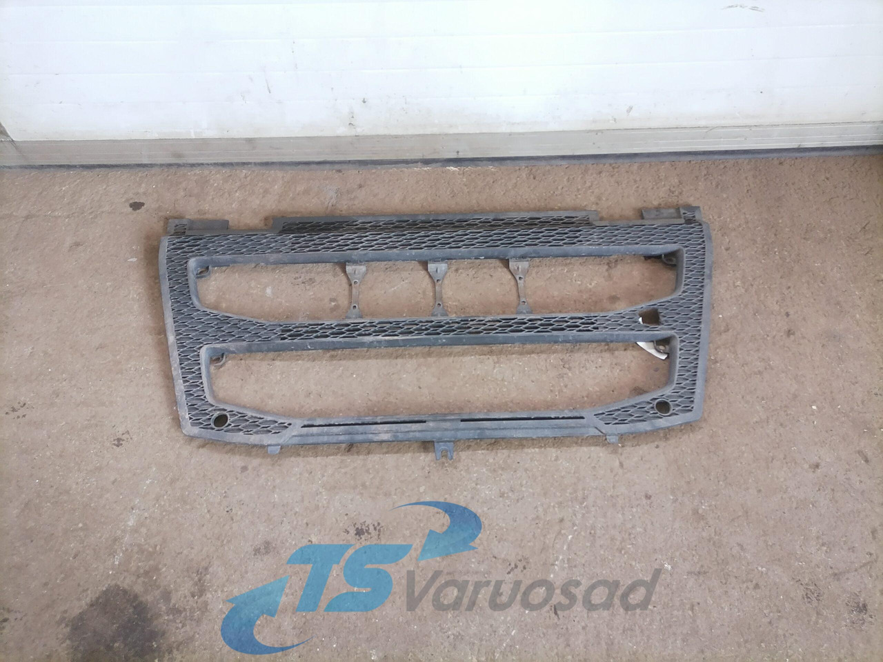 Volvo Grille panel 82491908 - Calandre pour Camion: photos 1 Volvo Grille panel 82491908 - Calandre pour Camion: photos 1