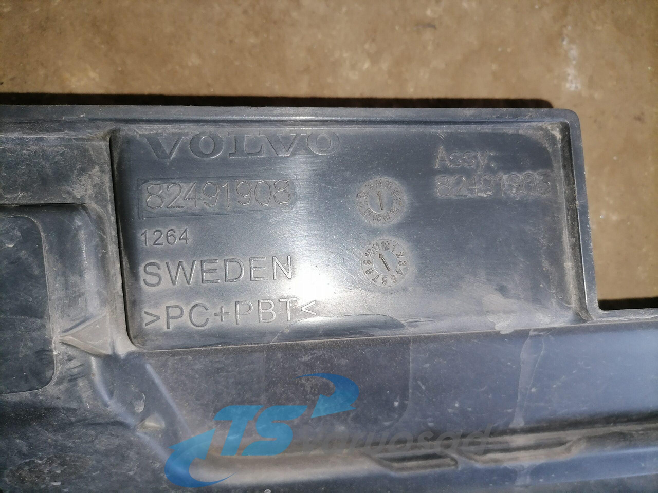 Volvo Grille panel 82491908 - Calandre pour Camion: photos 4 Volvo Grille panel 82491908 - Calandre pour Camion: photos 4