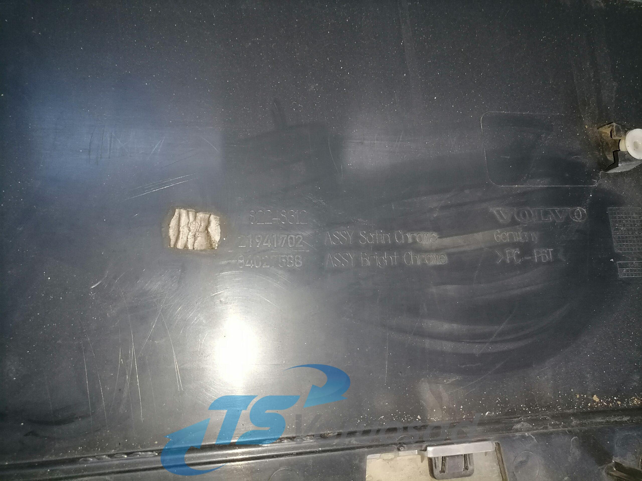 Volvo Grille panel 84027588 - Calandre pour Camion: photos 4 Volvo Grille panel 84027588 - Calandre pour Camion: photos 4