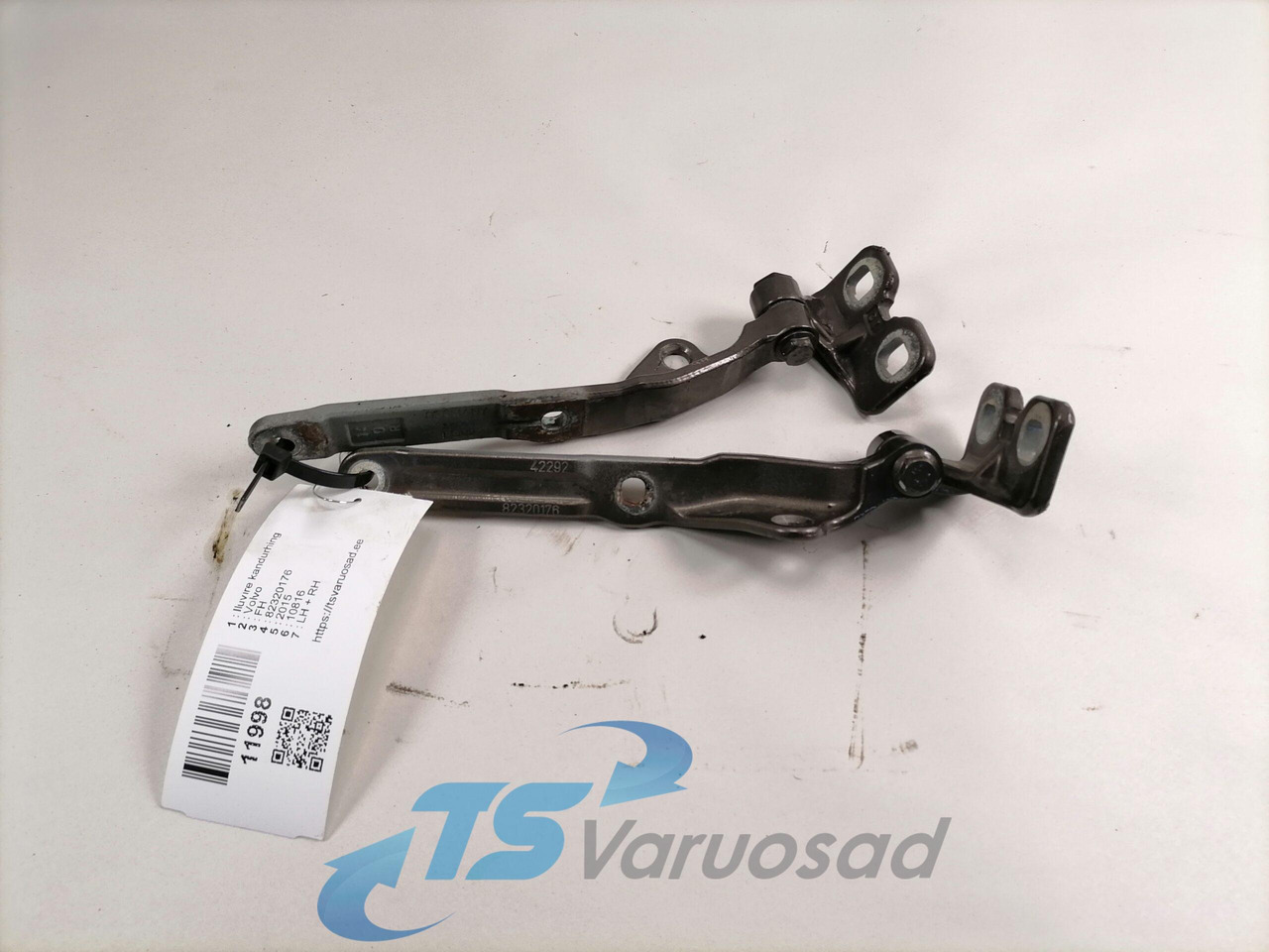 Volvo Iluvõre kandurhing 82320176 - Calandre pour Camion: photos 1 Volvo Iluvõre kandurhing 82320176 - Calandre pour Camion: photos 1