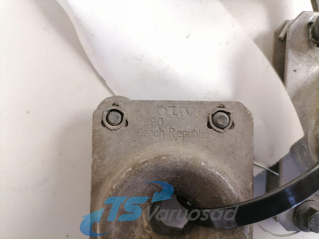 Volvo Iluvõre lukk 20425414 - Calandre pour Camion: photos 4 Volvo Iluvõre lukk 20425414 - Calandre pour Camion: photos 4