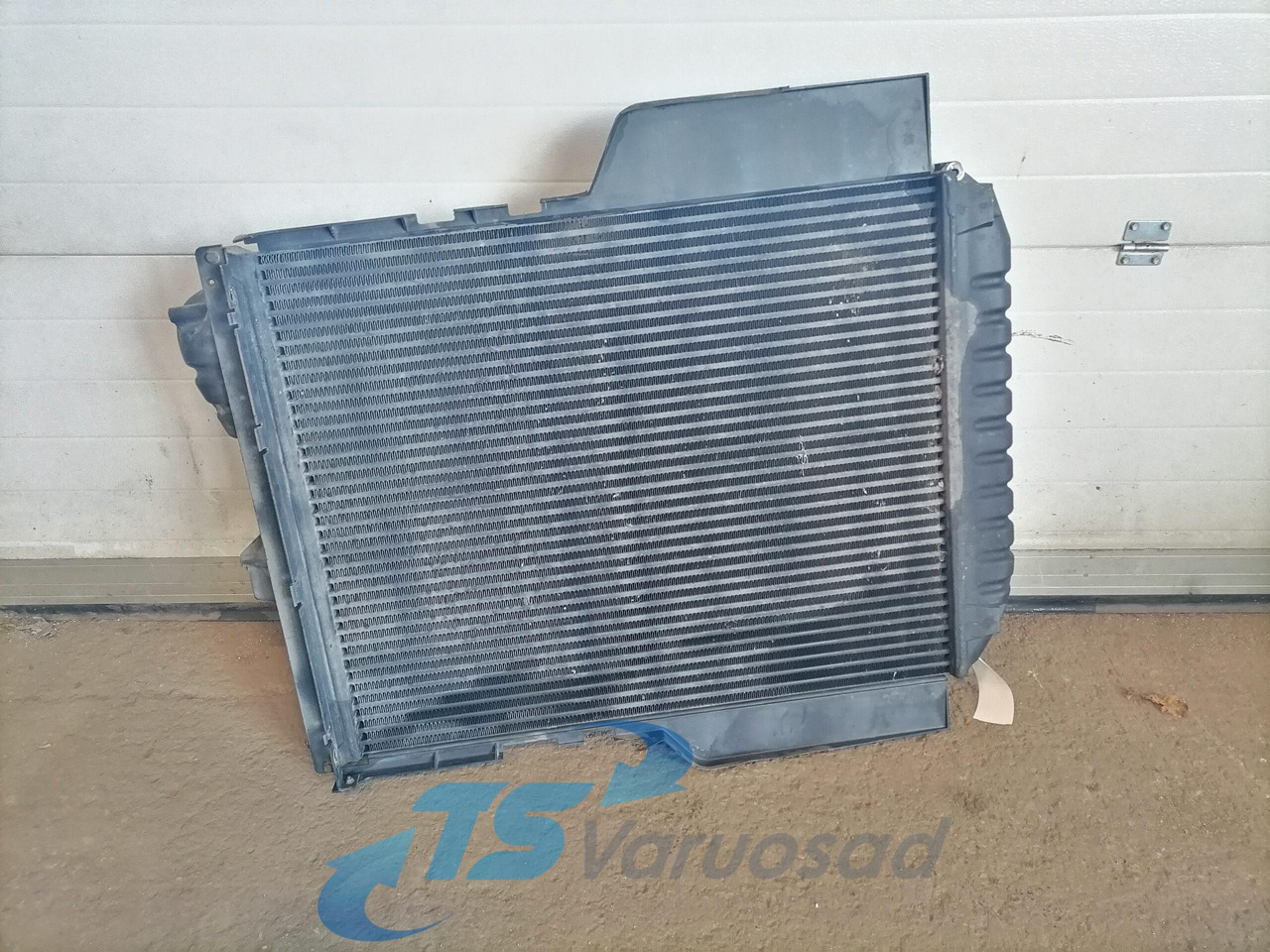 Volvo Intercooler radiator 20936050 - Intercooler pour Camion: photos 2 Volvo Intercooler radiator 20936050 - Intercooler pour Camion: photos 2