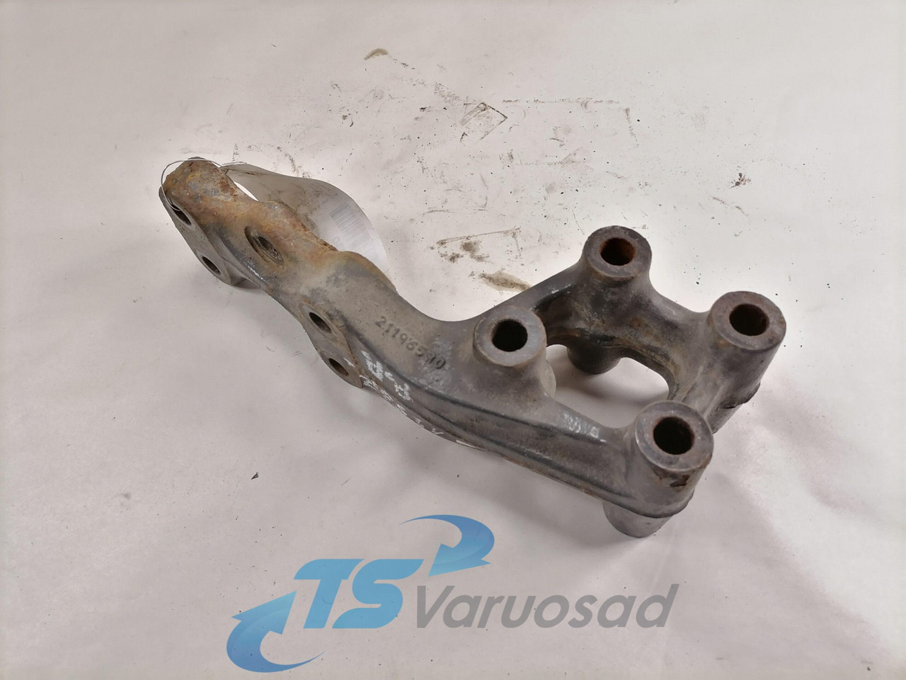 Volvo Kabiini kandur, tagumine 21196590 - Suspension de cabine pour Camion: photos 1 Volvo Kabiini kandur, tagumine 21196590 - Suspension de cabine pour Camion: photos 1