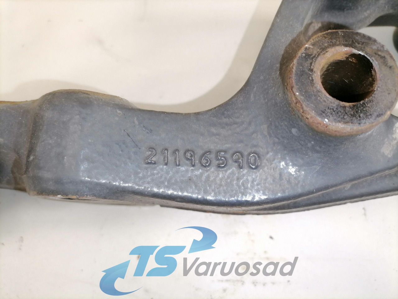 Volvo Kabiini kandur, tagumine 21196590 - Suspension de cabine pour Camion: photos 2 Volvo Kabiini kandur, tagumine 21196590 - Suspension de cabine pour Camion: photos 2