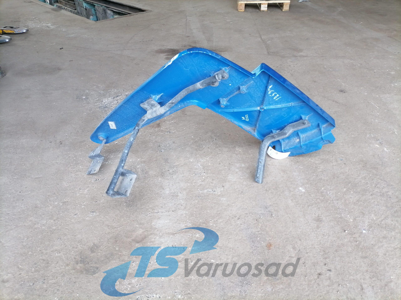 Volvo Kabiini tuulesuunaja, ülemine parem 82211388 - Aérodynamique/ Spoilers pour Camion: photos 2 Volvo Kabiini tuulesuunaja, ülemine parem 82211388 - Aérodynamique/ Spoilers pour Camion: photos 2