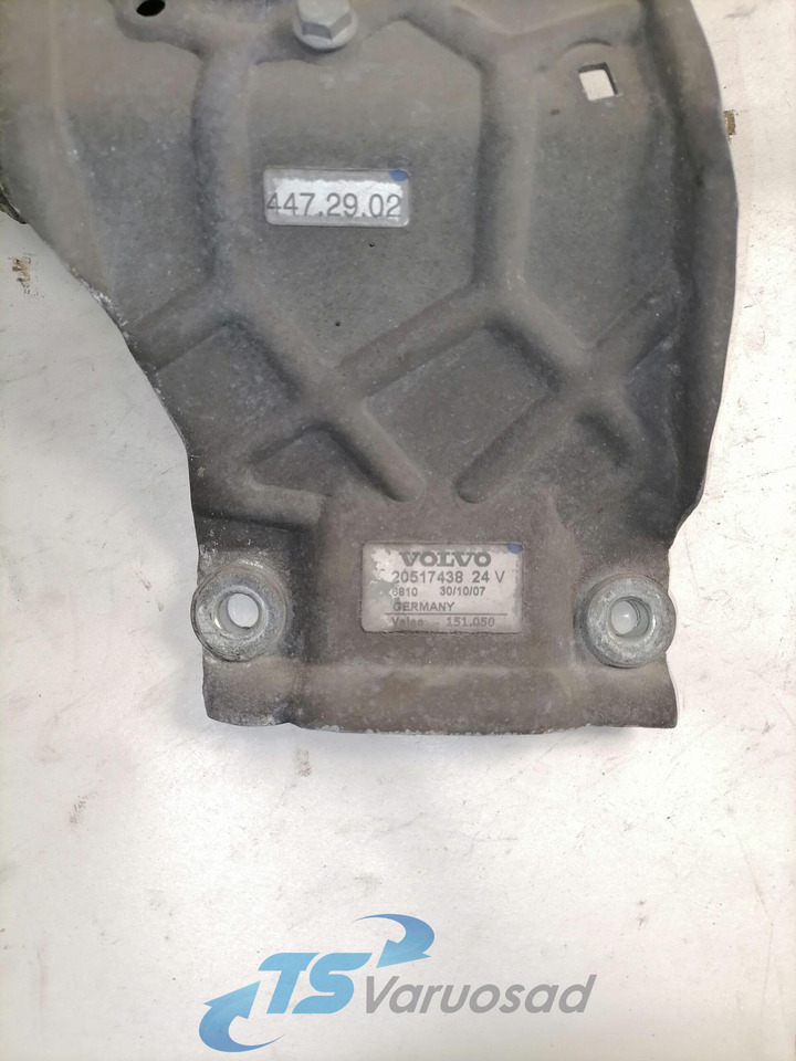 Volvo Klaasipuhasti raam 20517438 - Essuie-glace pour Camion: photos 5 Volvo Klaasipuhasti raam 20517438 - Essuie-glace pour Camion: photos 5