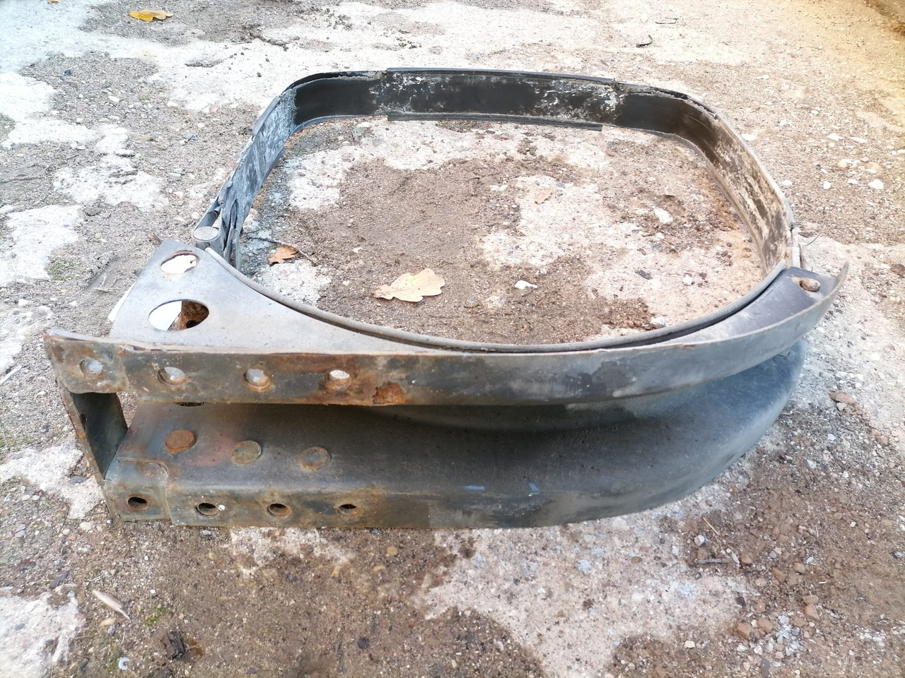 Volvo Kütusepaagi kandur, Volvo 20721537 - Réservoir de carburant pour Camion: photos 4 Volvo Kütusepaagi kandur, Volvo 20721537 - Réservoir de carburant pour Camion: photos 4