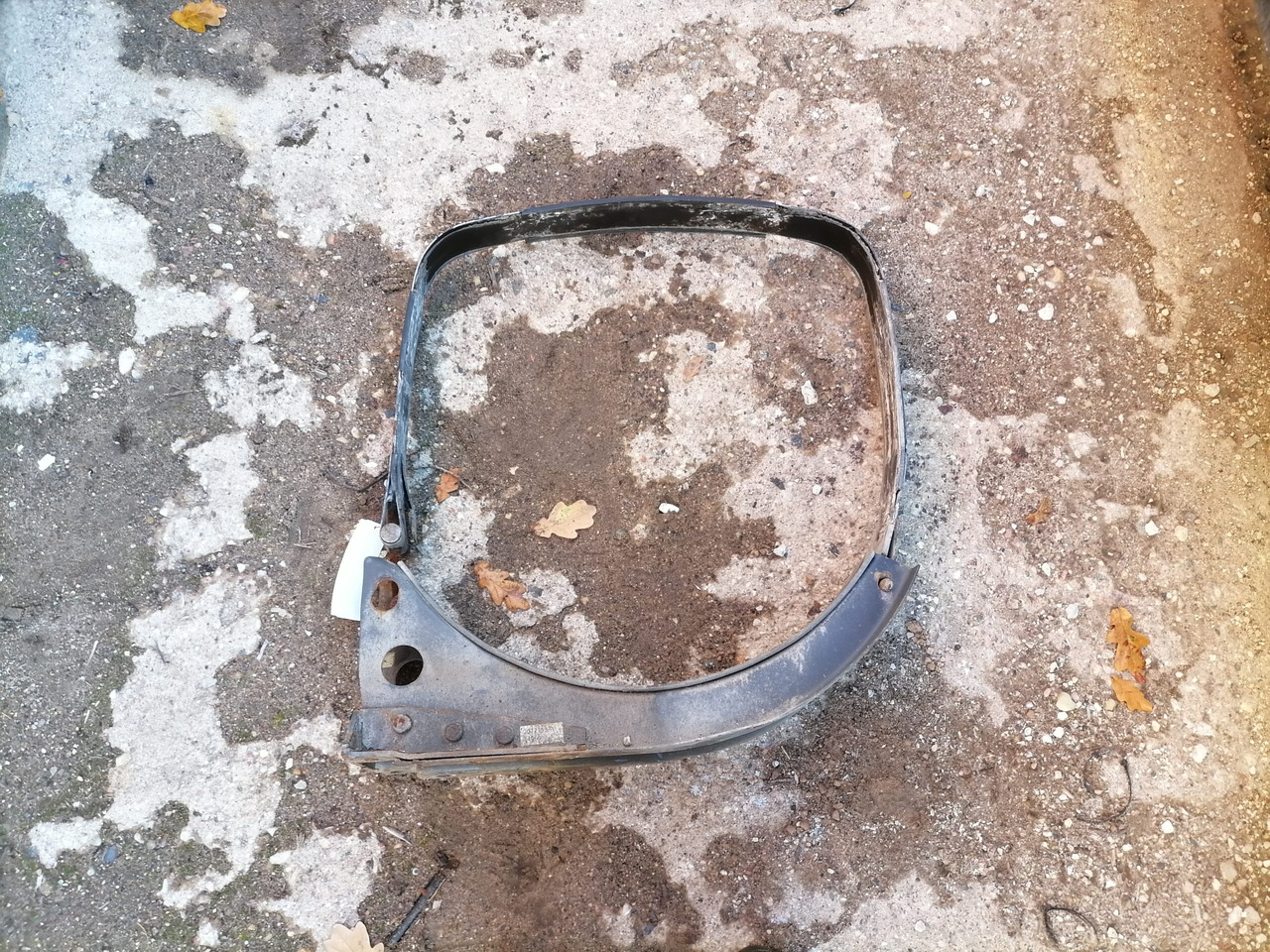 Volvo Kütusepaagi kandur, Volvo 20721537 - Réservoir de carburant pour Camion: photos 1 Volvo Kütusepaagi kandur, Volvo 20721537 - Réservoir de carburant pour Camion: photos 1