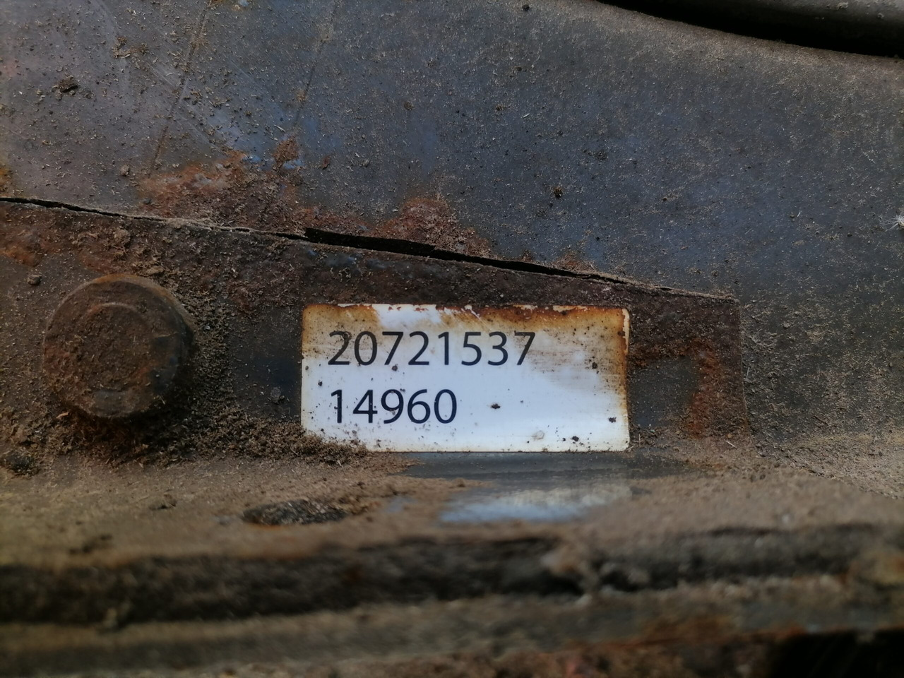 Volvo Kütusepaagi kandur, Volvo 20721537 - Réservoir de carburant pour Camion: photos 4 Volvo Kütusepaagi kandur, Volvo 20721537 - Réservoir de carburant pour Camion: photos 4