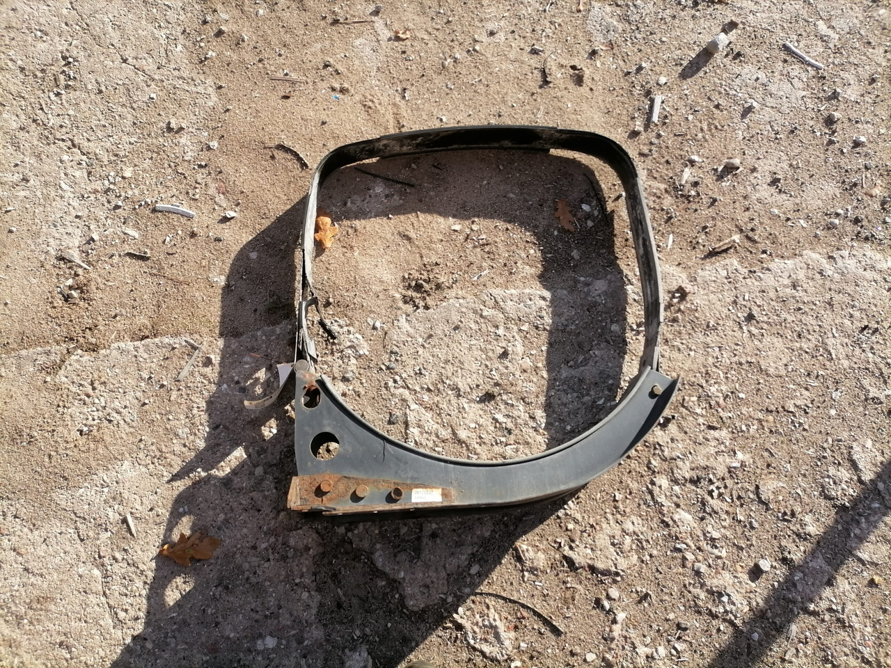 Volvo Kütusepaagi kandur, Volvo 20721537 - Réservoir de carburant pour Camion: photos 1 Volvo Kütusepaagi kandur, Volvo 20721537 - Réservoir de carburant pour Camion: photos 1