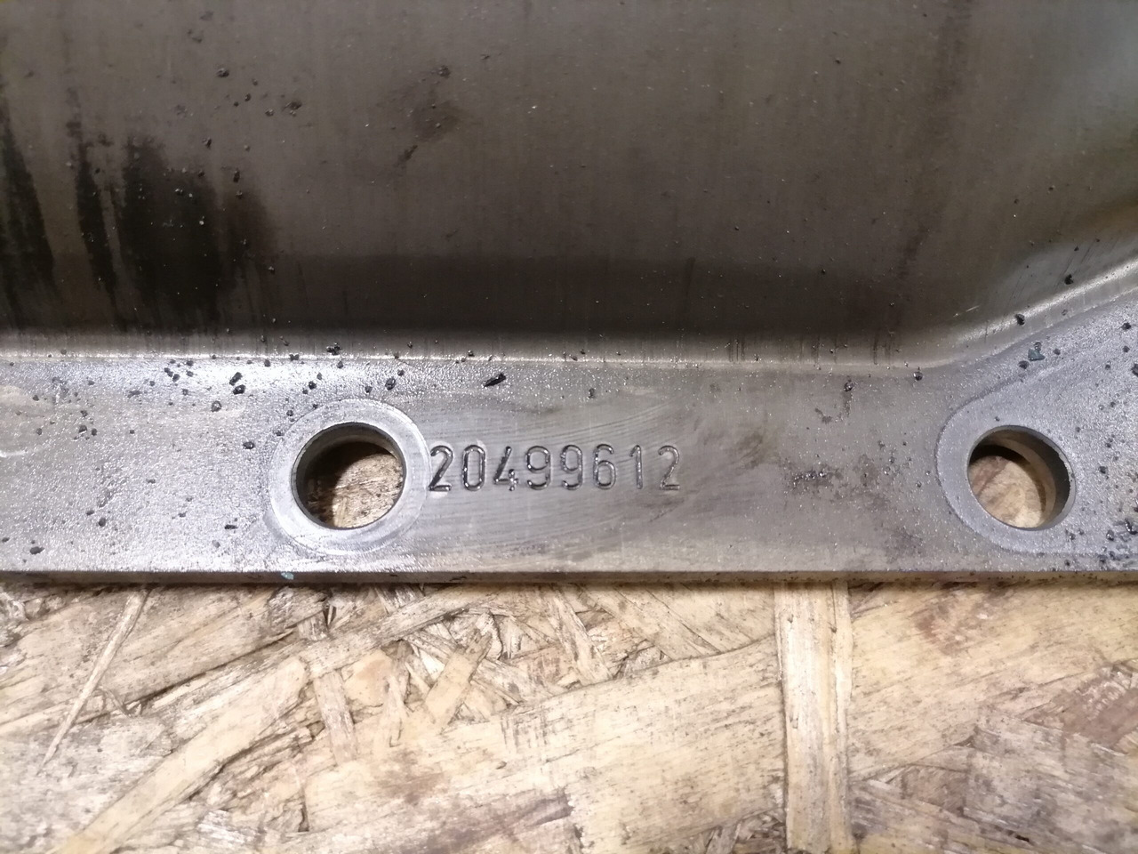Volvo Ladder frame 20499612 - Carter d'huile pour Camion: photos 3 Volvo Ladder frame 20499612 - Carter d'huile pour Camion: photos 3