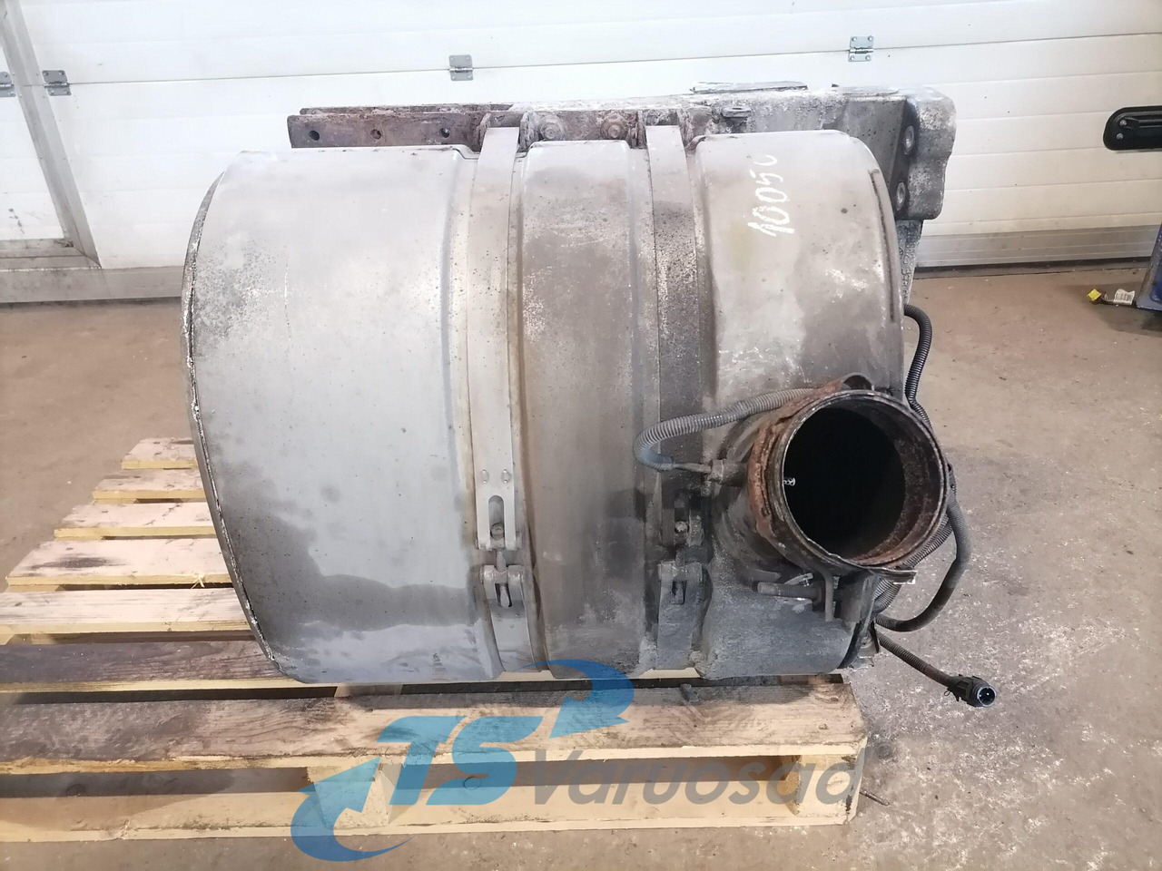 Volvo Muffler 20894953 - Silencieux pour Camion: photos 2 Volvo Muffler 20894953 - Silencieux pour Camion: photos 2