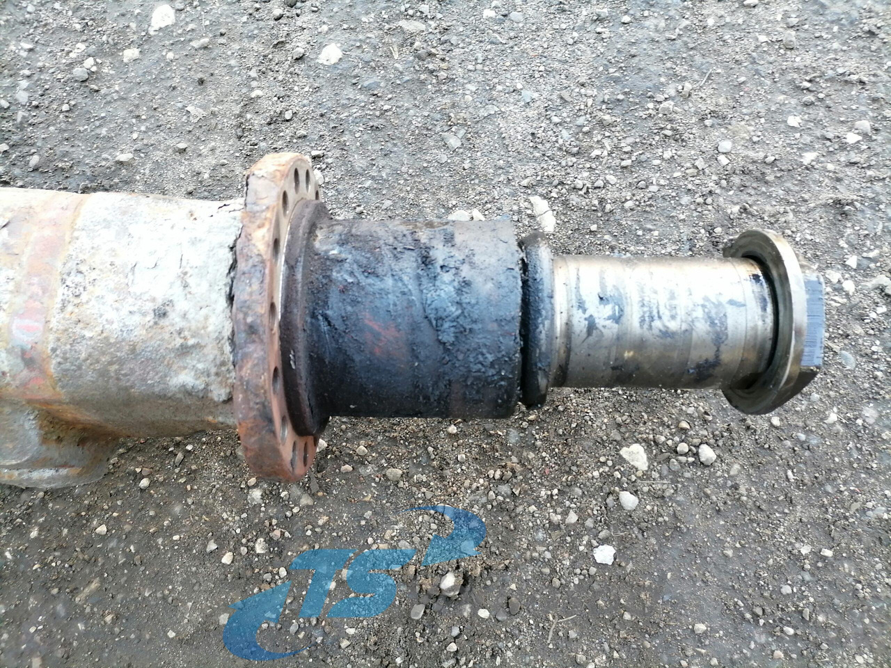 Volvo Rear axel housing 5600586556 - Essieu et pièces pour Camion: photos 4 Volvo Rear axel housing 5600586556 - Essieu et pièces pour Camion: photos 4