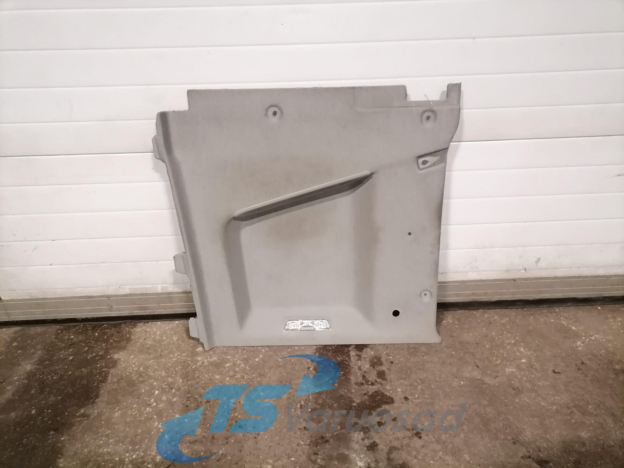 Volvo Salongi polster 82246972 - Pièce universelle pour Camion: photos 1 Volvo Salongi polster 82246972 - Pièce universelle pour Camion: photos 1