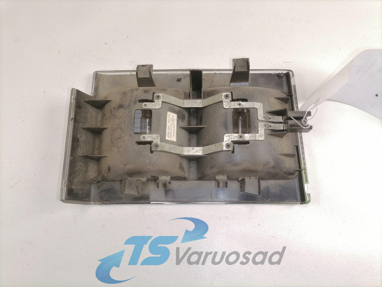 Volvo Salongi valgusti 84004981 - Pièce universelle pour Camion: photos 2 Volvo Salongi valgusti 84004981 - Pièce universelle pour Camion: photos 2