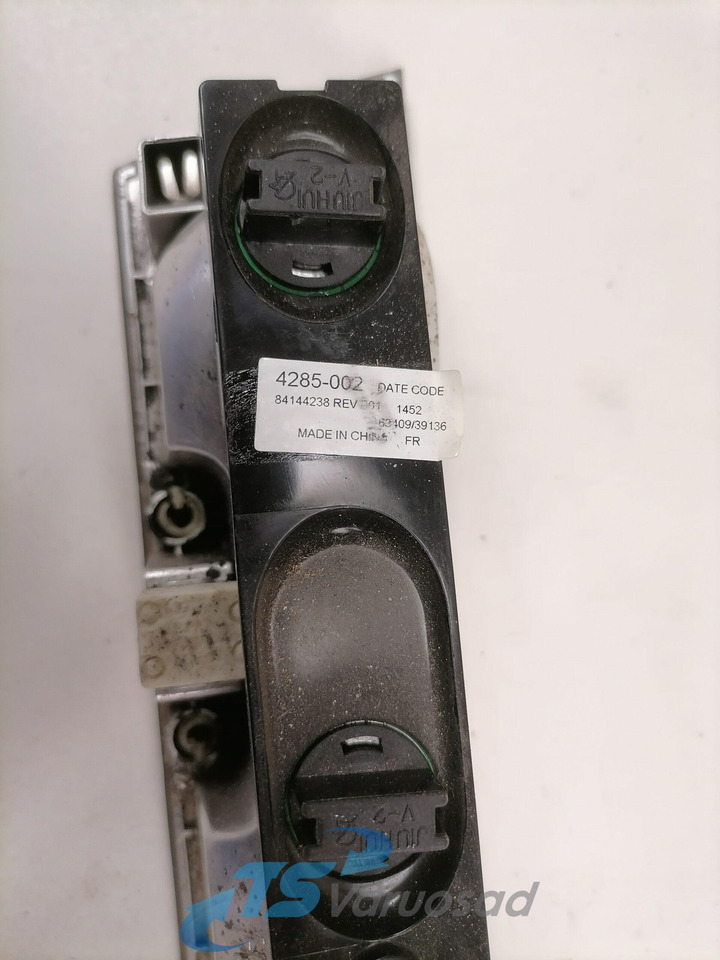 Volvo Salongi valgusti 84144238 - Pièce universelle pour Camion: photos 3 Volvo Salongi valgusti 84144238 - Pièce universelle pour Camion: photos 3