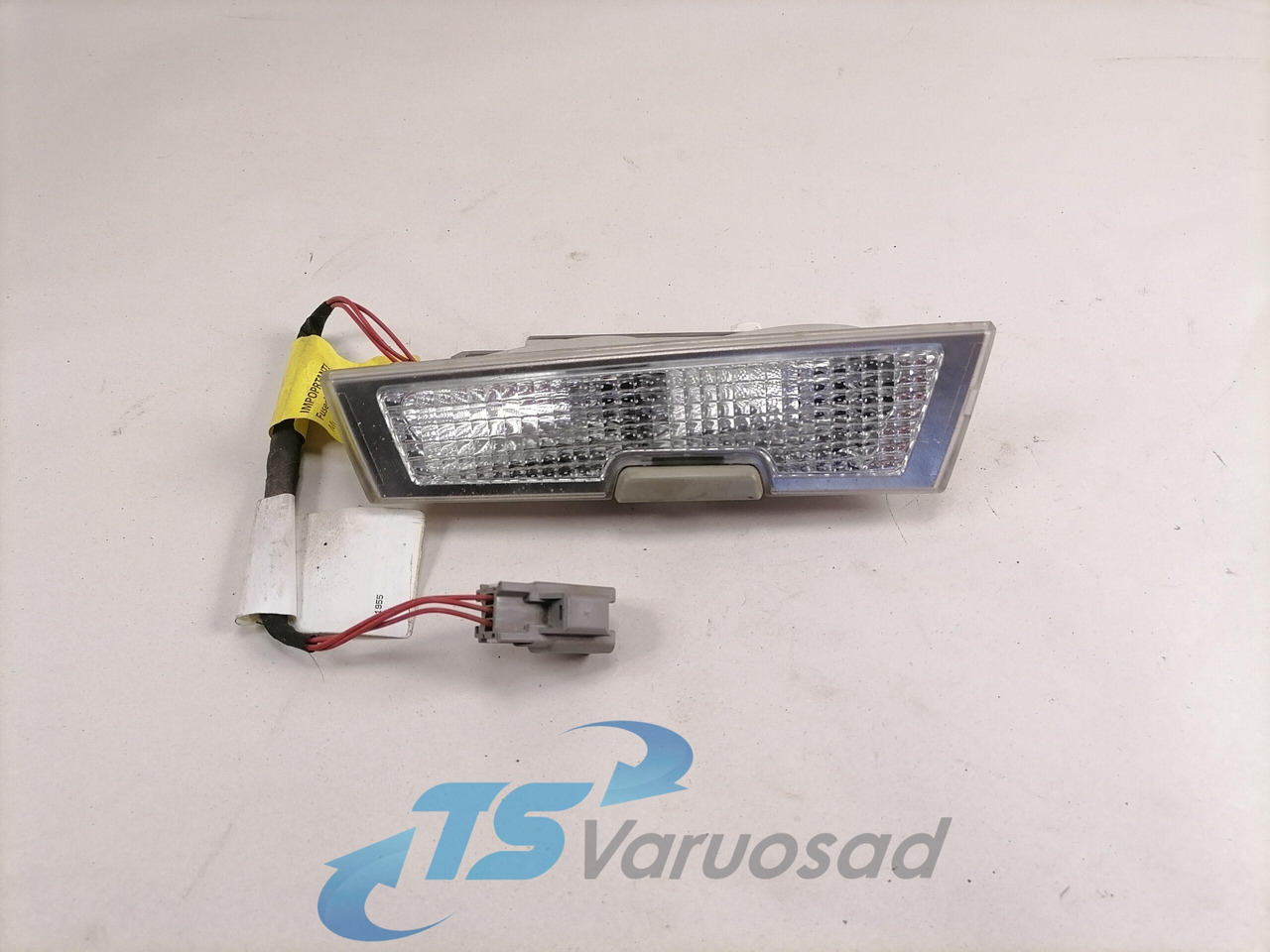 Volvo Salongi valgusti 84144238 - Pièce universelle pour Camion: photos 1 Volvo Salongi valgusti 84144238 - Pièce universelle pour Camion: photos 1