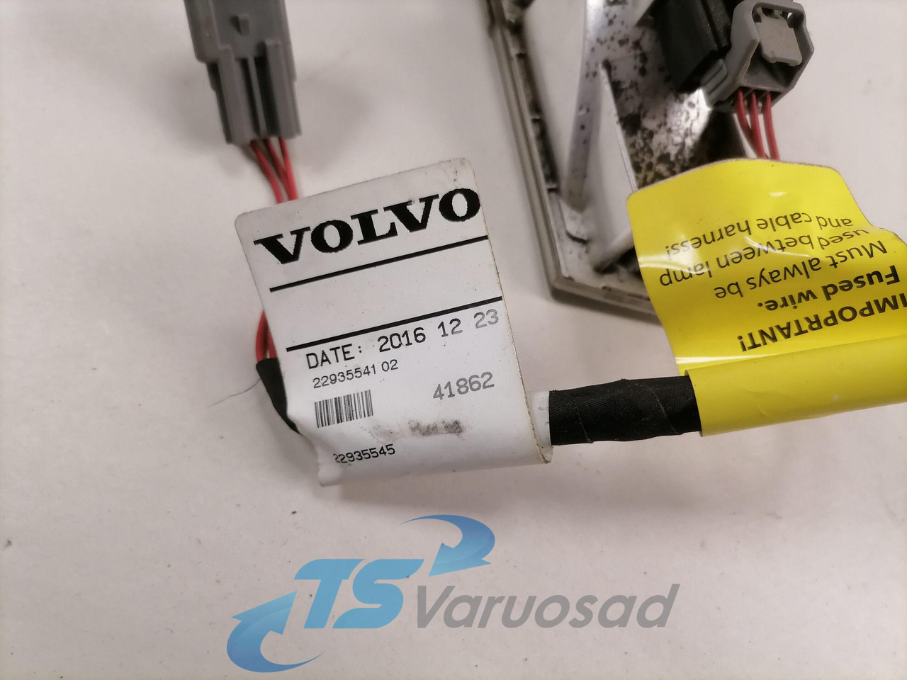 Volvo Salongi valgusti 84144238 - Pièce universelle pour Camion: photos 2 Volvo Salongi valgusti 84144238 - Pièce universelle pour Camion: photos 2