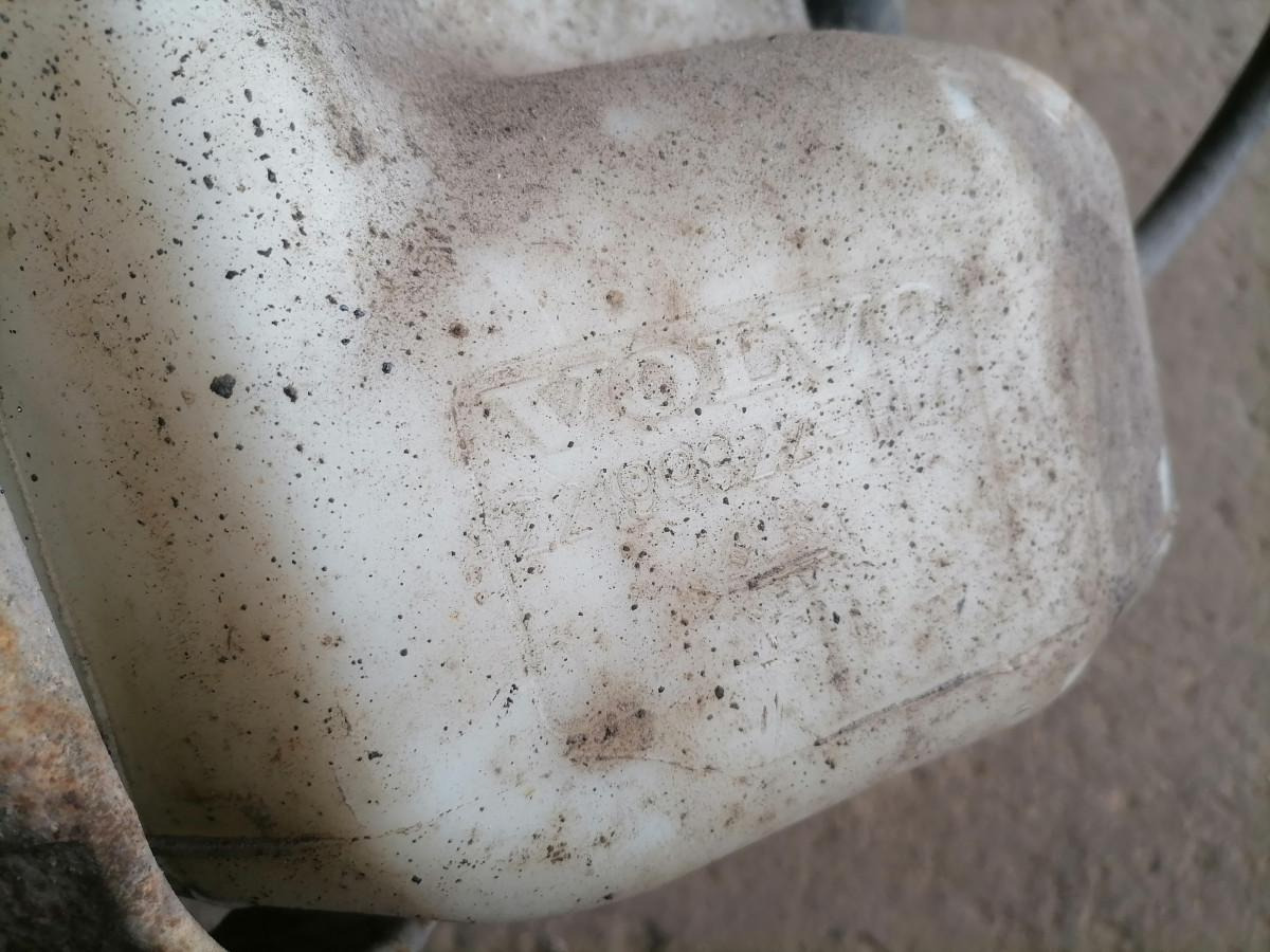 Volvo Windscreen washer fluid tank 22199322 - Essuie-glace pour Camion: photos 2 Volvo Windscreen washer fluid tank 22199322 - Essuie-glace pour Camion: photos 2