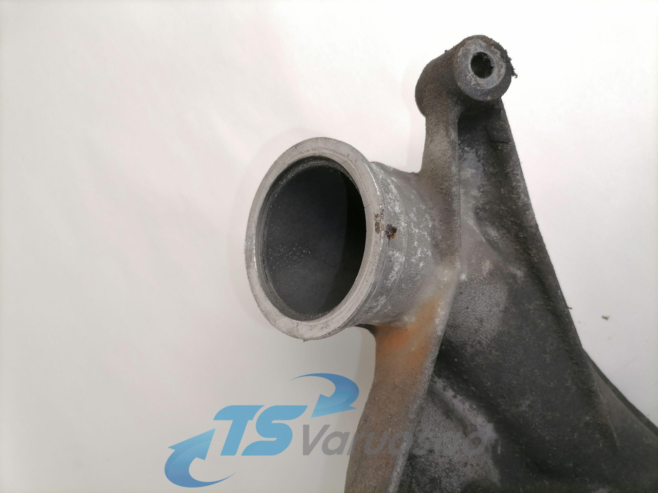 Volvo intercooler pipe 3979999 - Intercooler pour Camion: photos 4 Volvo intercooler pipe 3979999 - Intercooler pour Camion: photos 4