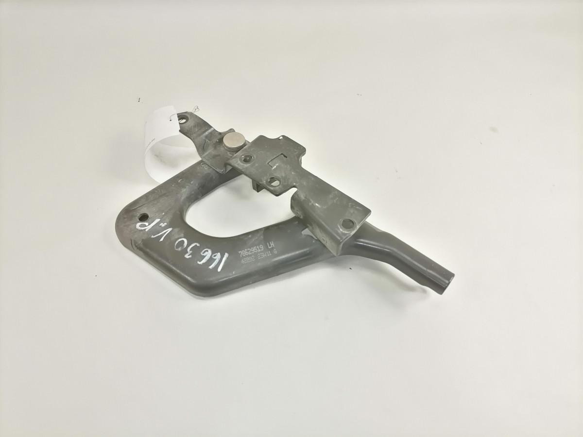 Volvo lower grille carrier hinge 78629519 - Calandre pour Camion: photos 2 Volvo lower grille carrier hinge 78629519 - Calandre pour Camion: photos 2