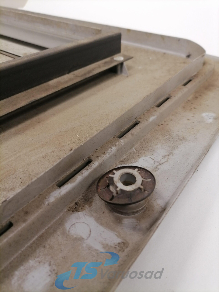 Volvo sunroof plastic cover 20379765 - Pièce universelle pour Camion: photos 4 Volvo sunroof plastic cover 20379765 - Pièce universelle pour Camion: photos 4