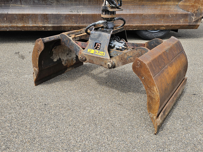 DAF TATRA T158/II 6X6 / HMF Z CRANE + 2 SIDE TIPPER - Camion benne, Camion grue: photos 5 DAF TATRA T158/II 6X6 / HMF Z CRANE + 2 SIDE TIPPER - Camion benne, Camion grue: photos 5