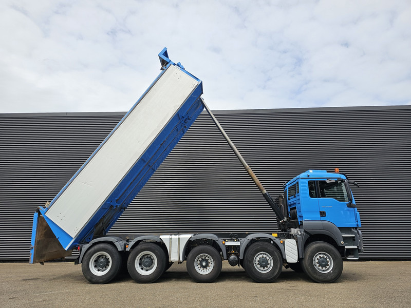 MAN TGS 49.480 10X8/6 BB / TIPPER / SPRING / BIG AXLE - Camion benne: photos 3 MAN TGS 49.480 10X8/6 BB / TIPPER / SPRING / BIG AXLE - Camion benne: photos 3