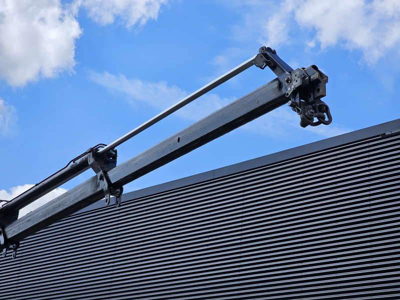 MAN TGX 35.480 8x4-4 / HMF 85 t/m + JIB / WINCH - Camion grue: photos 4 MAN TGX 35.480 8x4-4 / HMF 85 t/m + JIB / WINCH - Camion grue: photos 4