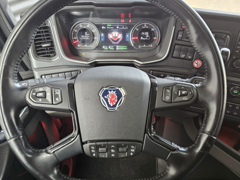 Tracteur routier Scania S660 V8 6x2 BOOGIE / RETARDER / FULL AIR: photos 13 Tracteur routier Scania S660 V8 6x2 BOOGIE / RETARDER / FULL AIR: photos 13