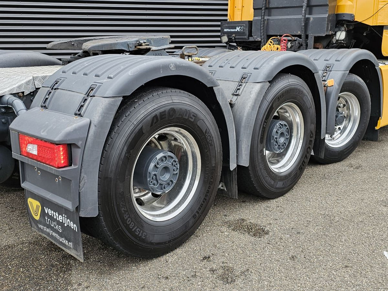 Scania T164 V8 8x4 TORPEDO / HYDRAULIC / ORIGINAL TORPEDO - Tracteur routier: photos 5 Scania T164 V8 8x4 TORPEDO / HYDRAULIC / ORIGINAL TORPEDO - Tracteur routier: photos 5