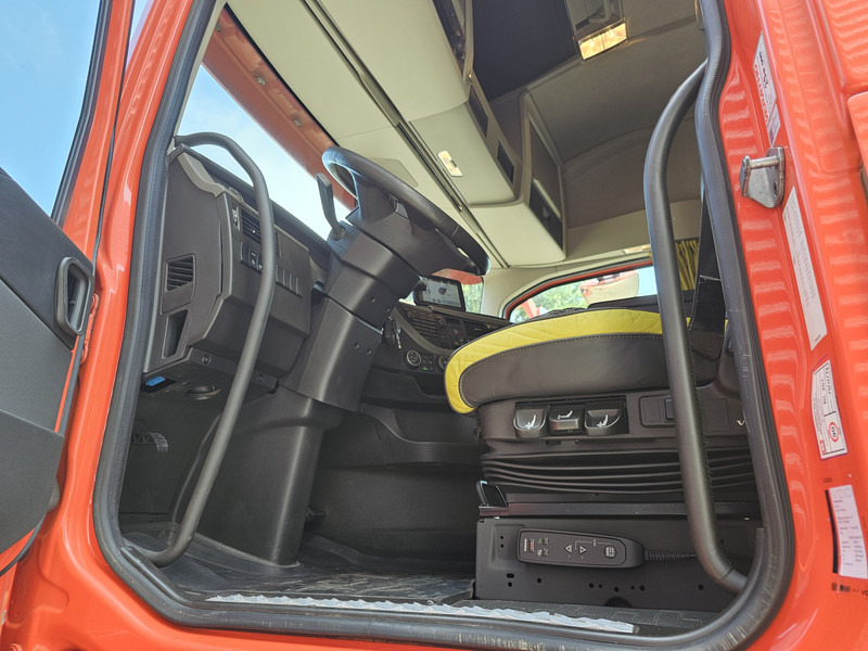 Tracteur routier Volvo FH 16.750 6x2-4 / LIFT - STEERING AXLE: photos 11