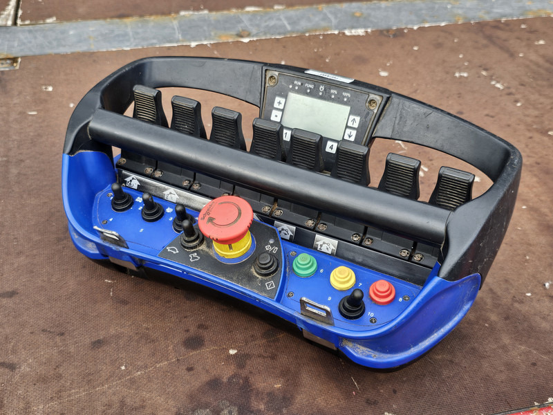 Camion plateau, Camion grue Volvo FM 500 8x4*4 / HMF 5020 K6 + JIB K4 / CRANE - KRAN: photos 9 Camion plateau, Camion grue Volvo FM 500 8x4*4 / HMF 5020 K6 + JIB K4 / CRANE - KRAN: photos 9