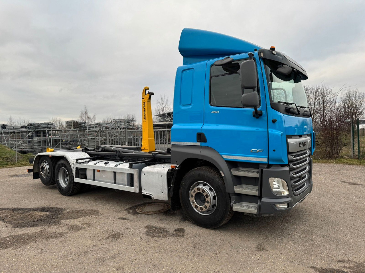 DAF CF 480 6X2 Abroller Funk 8 Stück neue Pirelli DAF CF 480 6X2 Abroller Funk 8 Stück neue Pirelli - Camion ampliroll: photos 1 DAF CF 480 6X2 Abroller Funk 8 Stück neue Pirelli DAF CF 480 6X2 Abroller Funk 8 Stück neue Pirelli - Camion ampliroll: photos 1